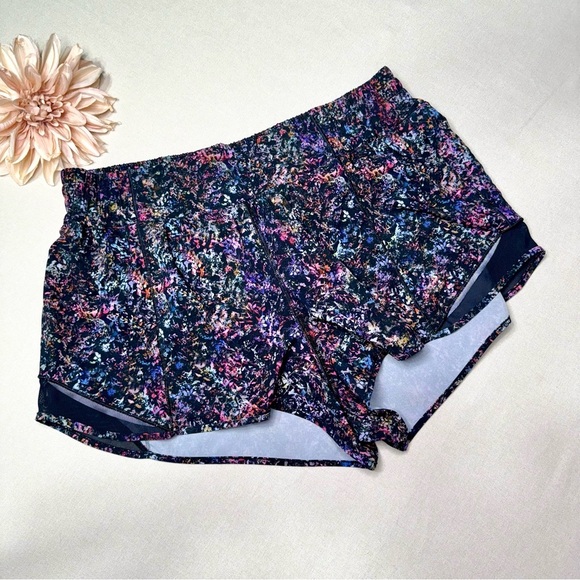 Lululemon Hotty Hot High Rise Athletic Shorts Floral Spray Multi 12 - Picture 4 of 8